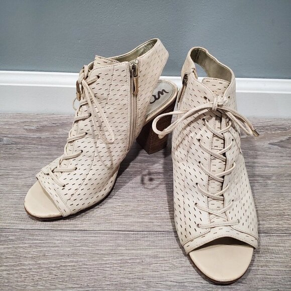 Sam Edelman Ennette Beige Perforated Lace Up Suede Block Heels Bootie Shoes 7.5 - Picture 1 of 16
